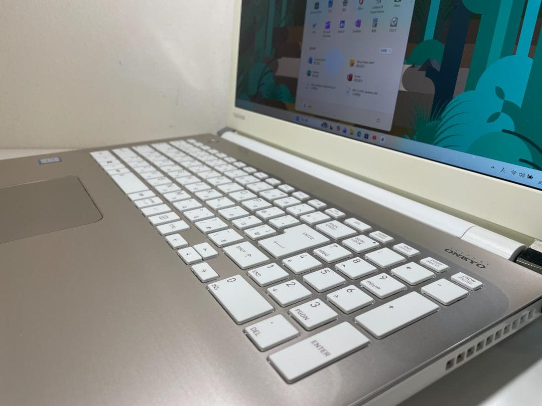 第7世代DynabookT85/CG i7-7500U SSD480G M8G