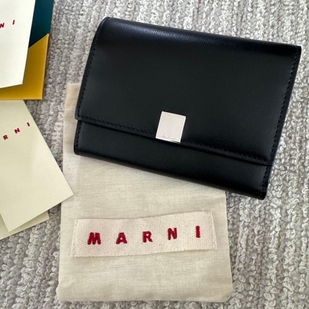 お値下げ中！未使用品　マルニ　MARNI ブラック 三つ折り財布