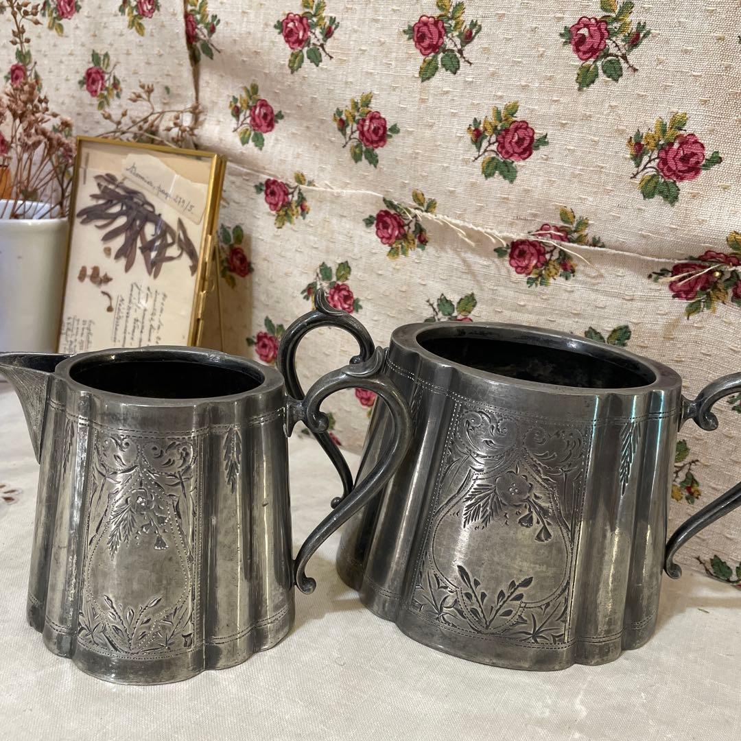 570シルバープレート花彫のミルクとシュガー、イギリス買い付け2セット