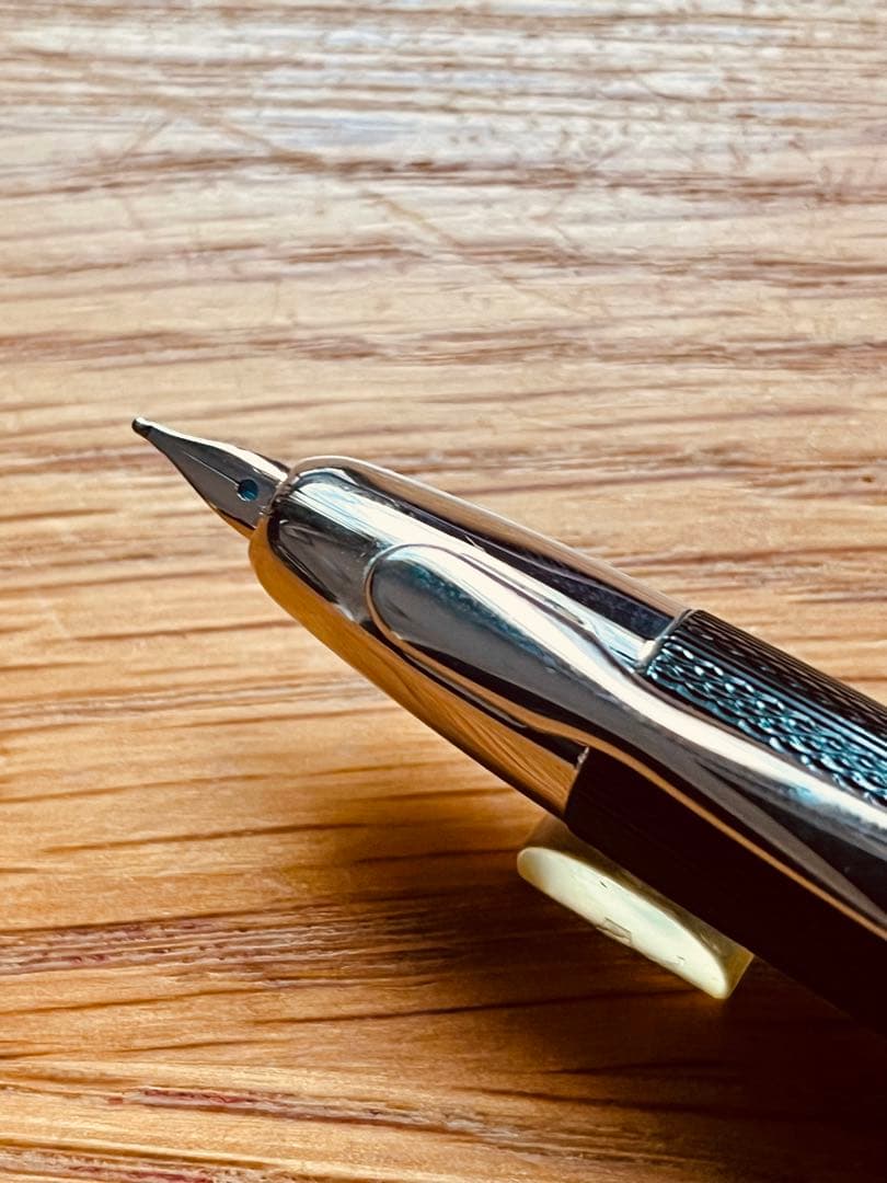 【稀少・限定品】パイロット・キャップレス万年筆2016年限定ネットブラックM