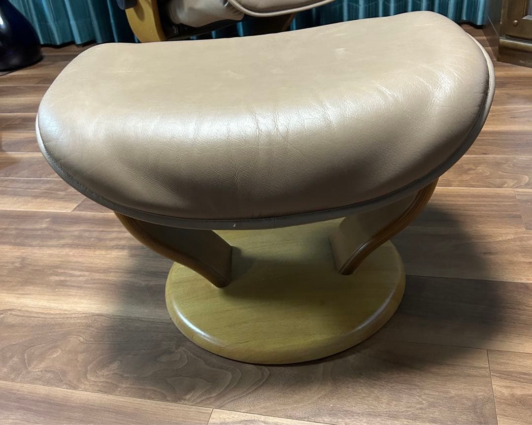 カリモク.オットマン