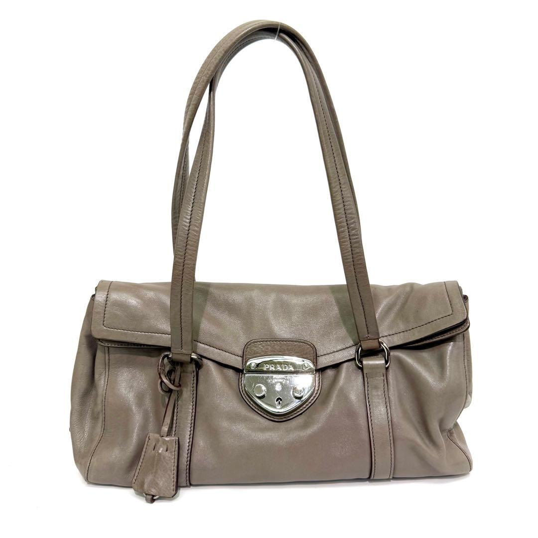 ✨PRADA レザー トートバッグ✨