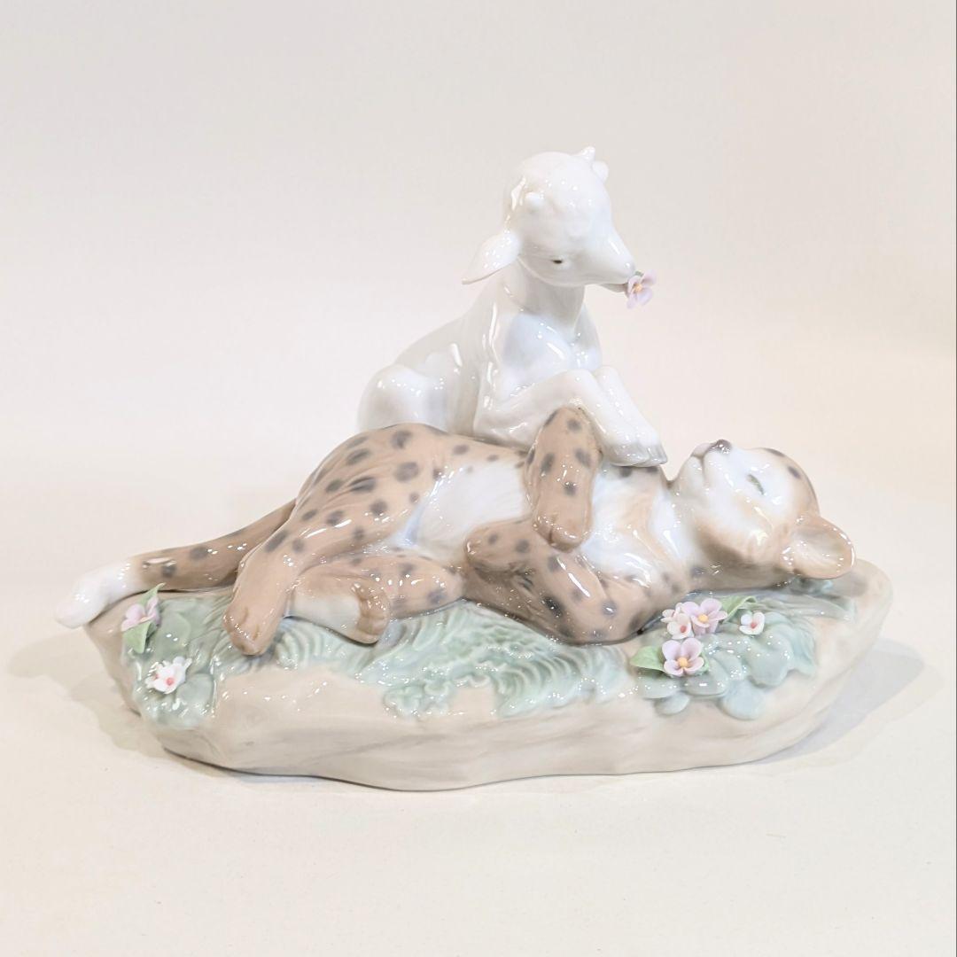 リヤドロ　平和の王国　豹と子ヤギ　#6926