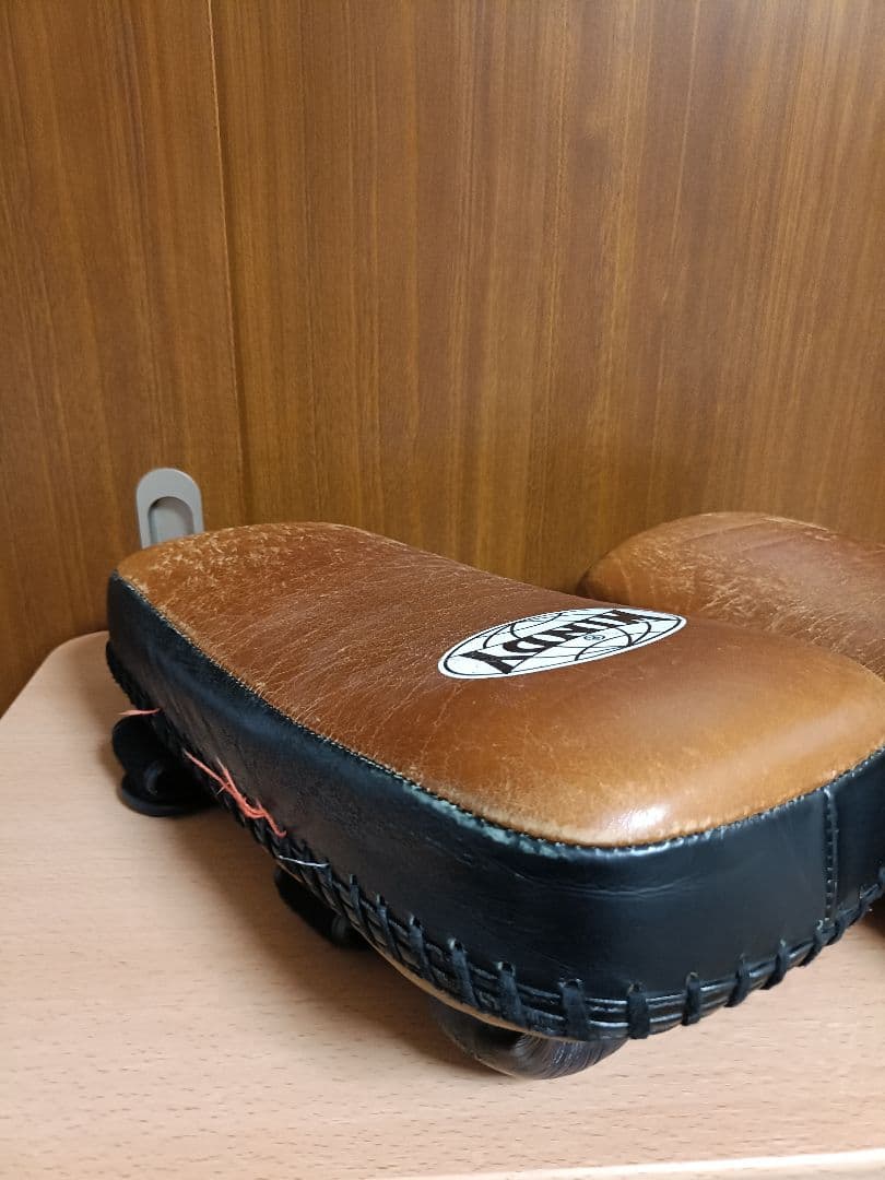 WINDY KP-6 スーパーキックミット　③