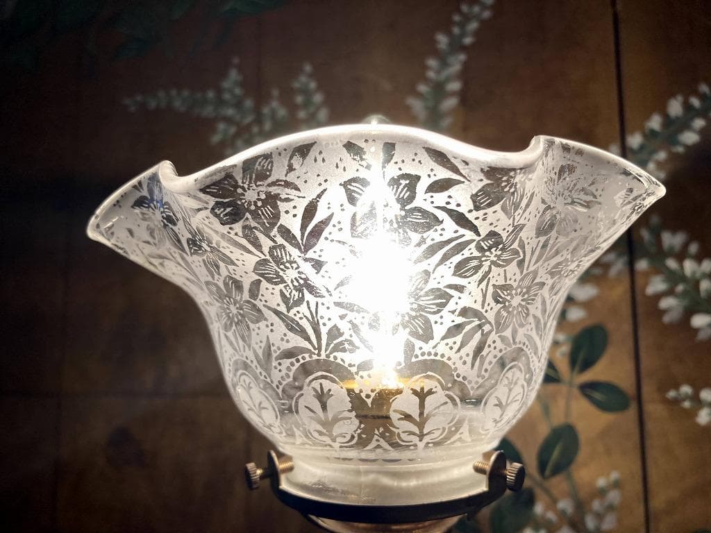 ③　英国アンティーク　エッチングガラス　ボタニカル　ランプシェード