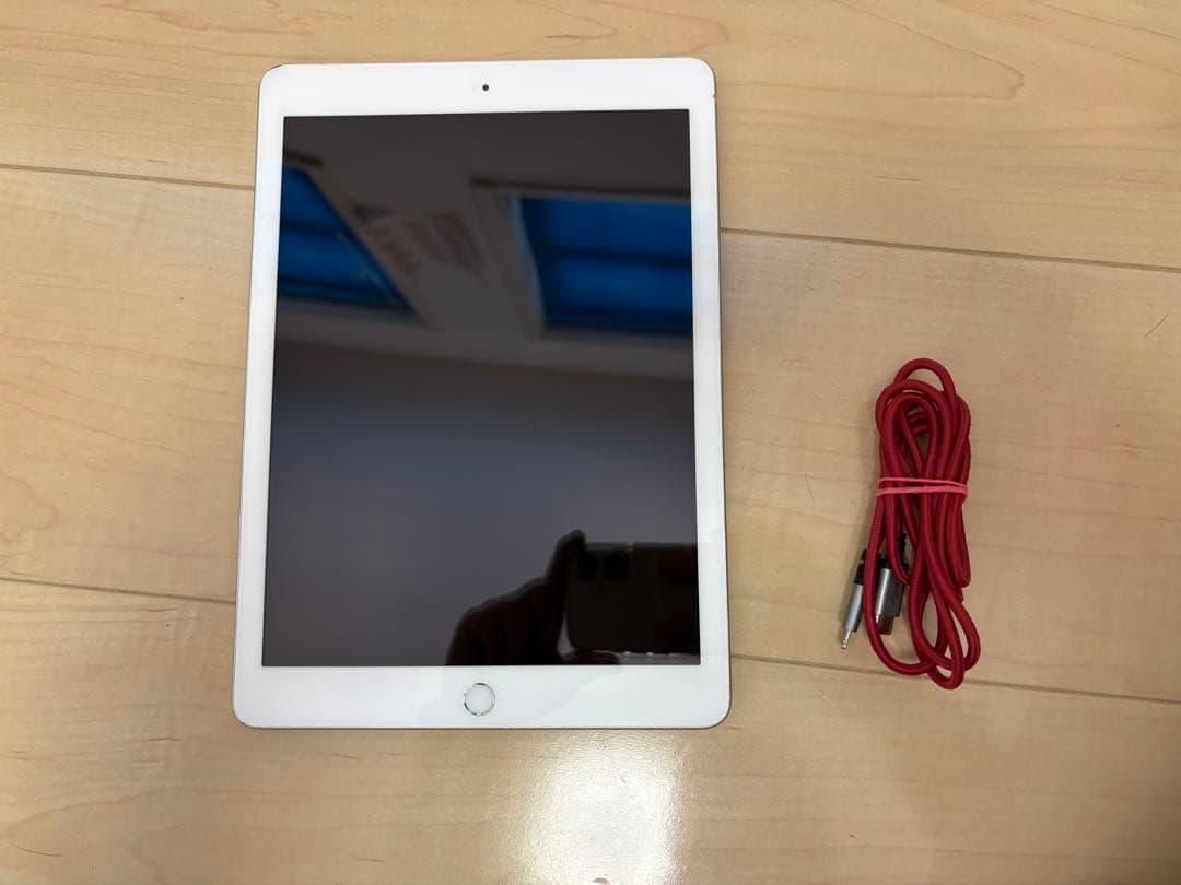 (動作確認済)Apple iPad第6世代　32GB セルラーモデル