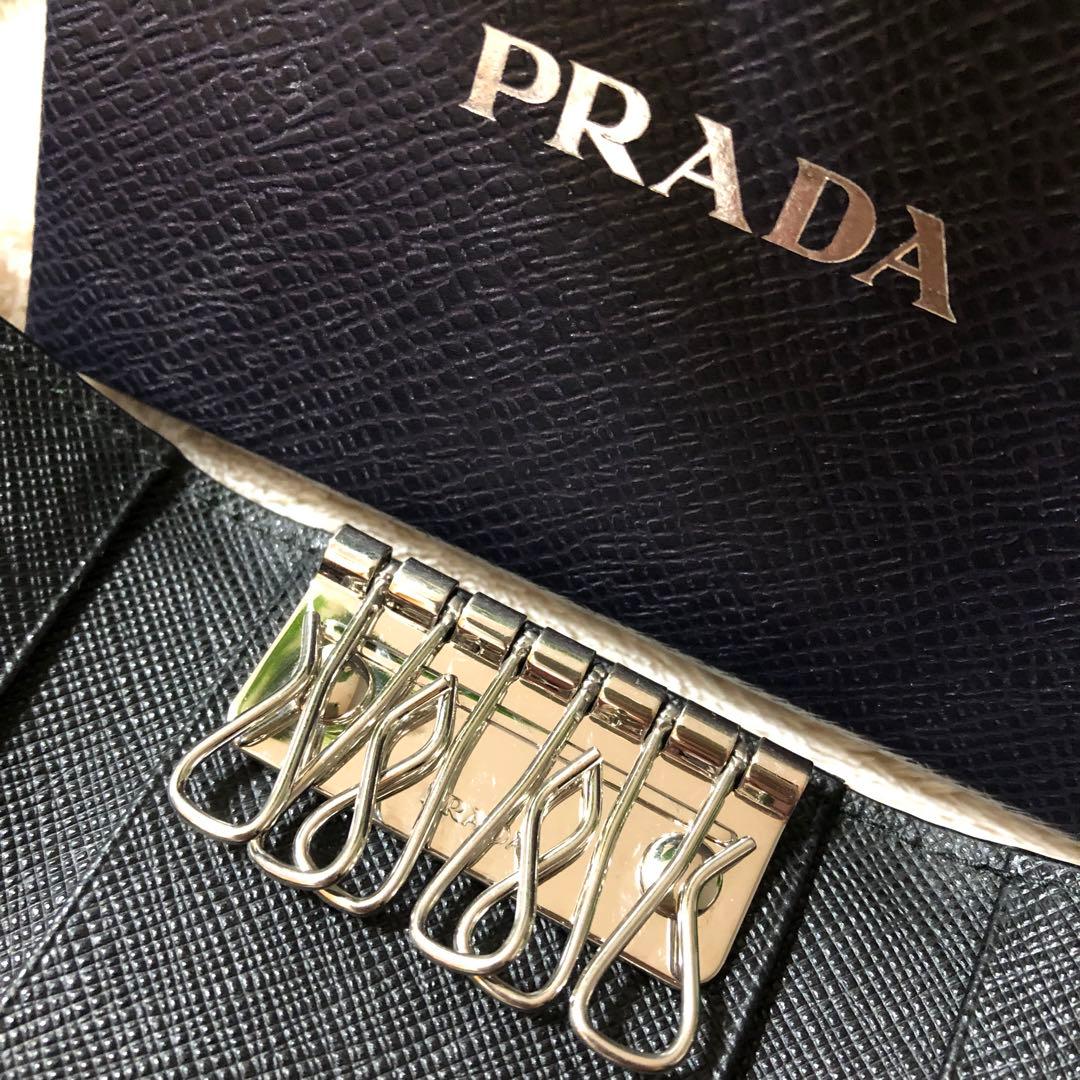 極美品　プラダ　キーケース　6連　サフィアーノレザー　ブラック　黒　箱付き