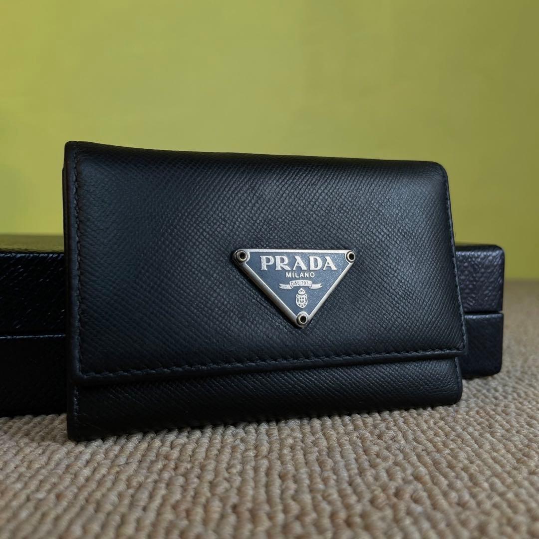 正規品❤️美品⭐️プラダ長財布 PRADA 男女　6連キーケース　三角プレート　黒