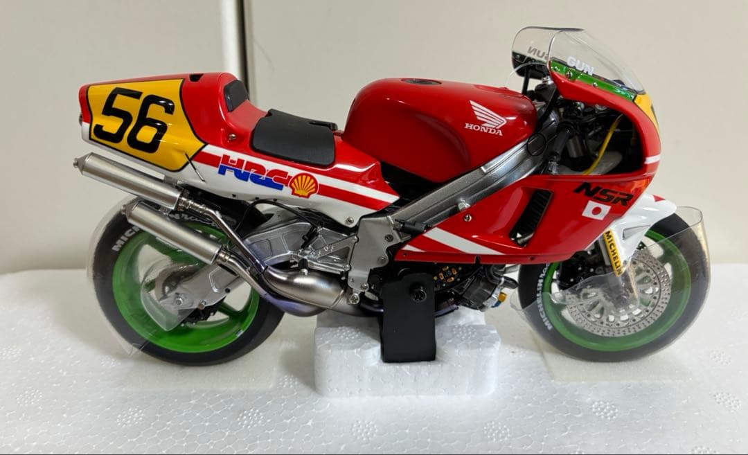 AUTOart 新品　バリバリ伝説HONDA NSR500 ヘルメット付属