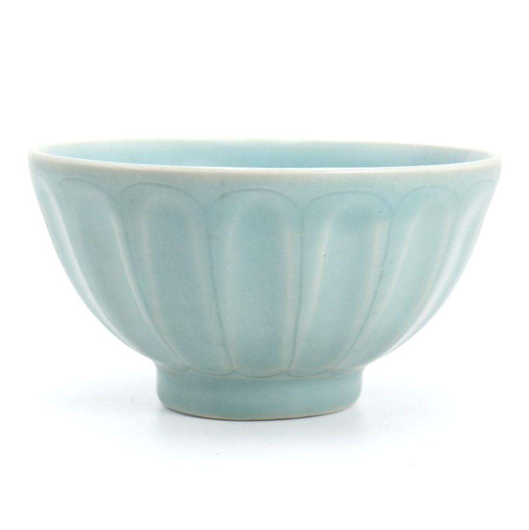 中国 青磁刻花蓮弁文鉢 茶碗　AT678