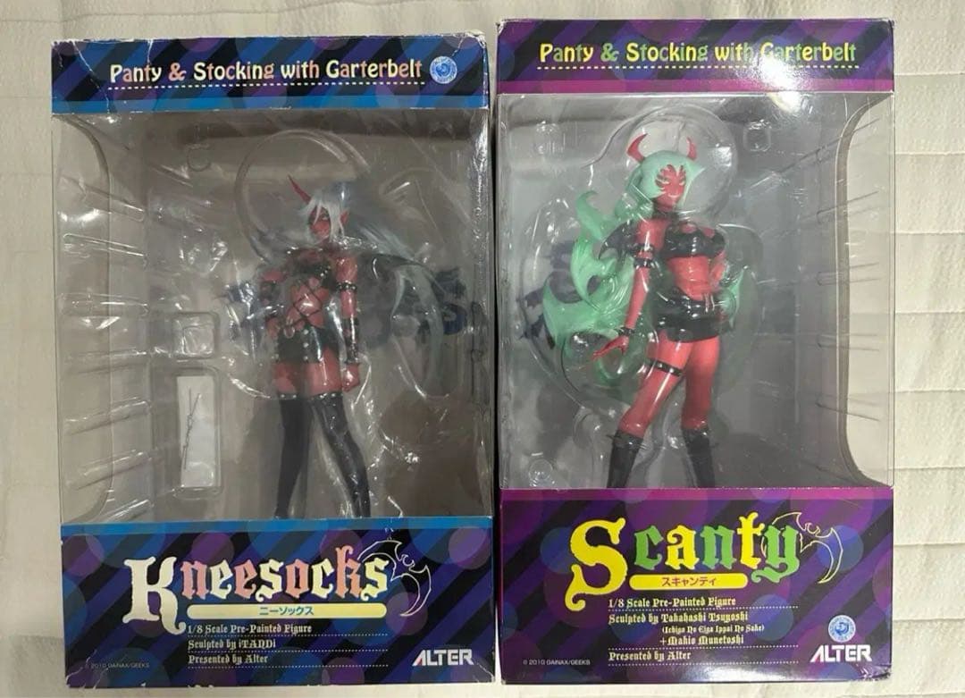 未使用 スキャンティ ニーソックス　パンティ＆ストッキングwithガーターベルト