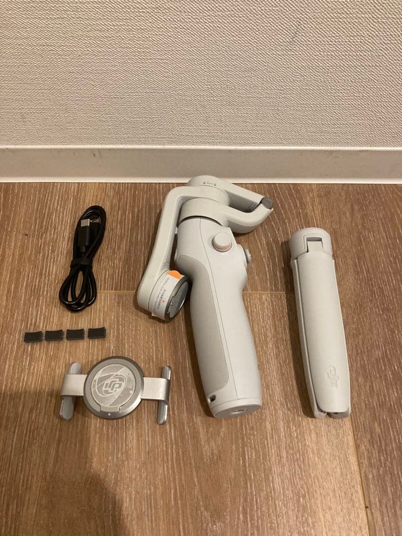 DJI Osmo Mobile 6 スマートフォンジンバル ホワイト専用ケース付