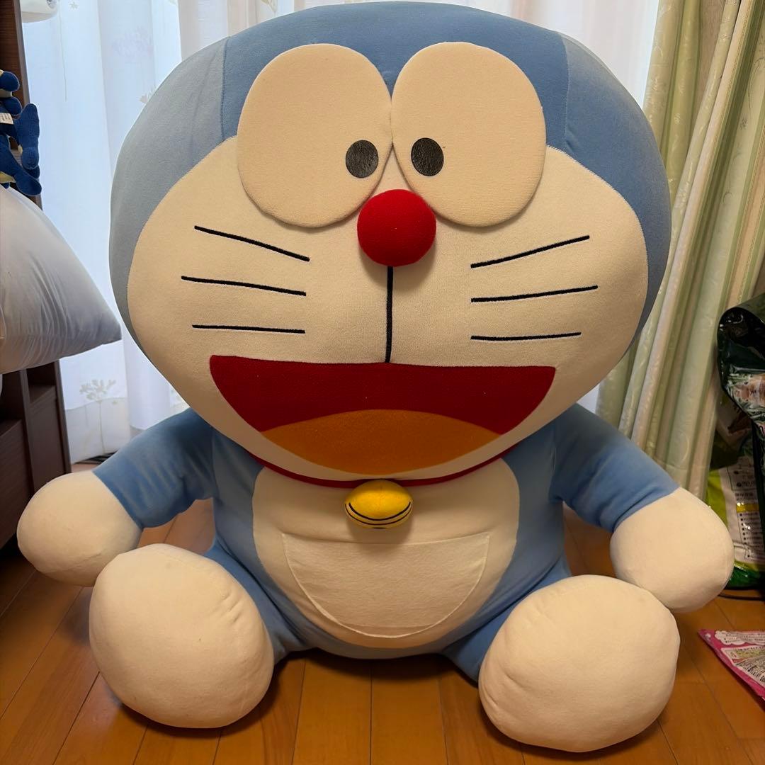 大きいドラえもん ぬいぐるみ 誕生日などにプレゼントにいかがでしょうか？？