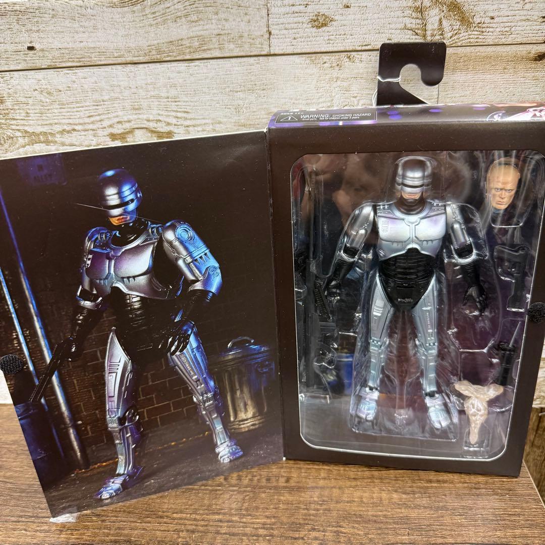 NECA RoboCop Ultimate フィギュア