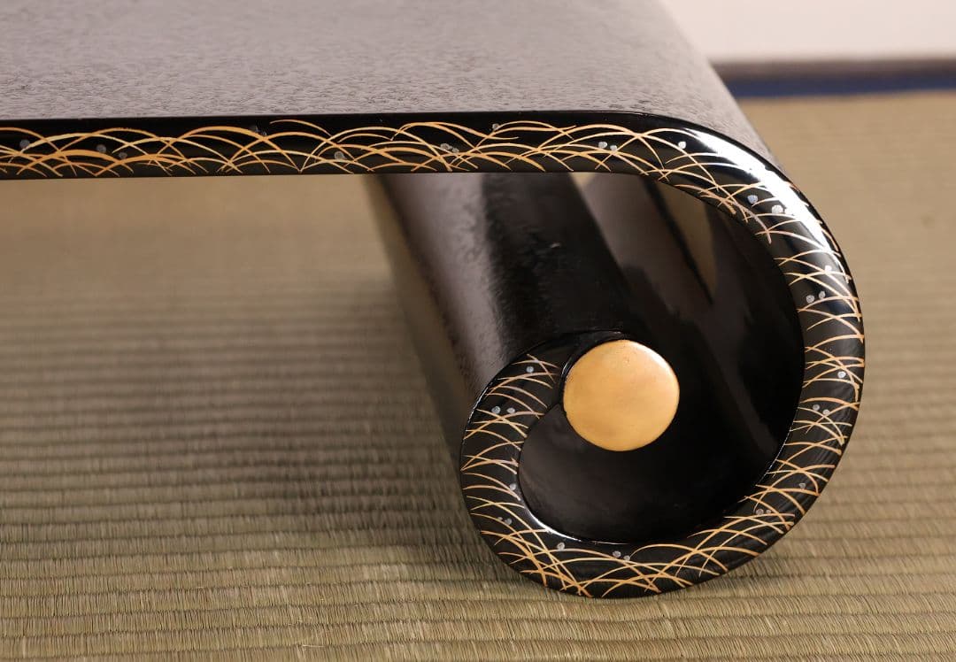 木製 漆塗 巻足 平卓 金蒔絵 丸菊 桐唐草 黒塗 漆芸 花台【MB106】