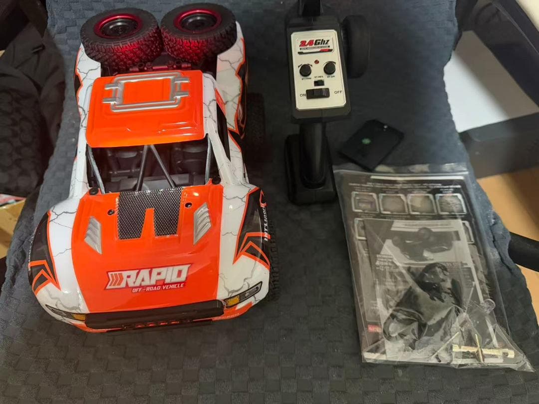 ブラシレス ラジコンカー 70km/h 35CM 四輪駆動 オフロード 高速車