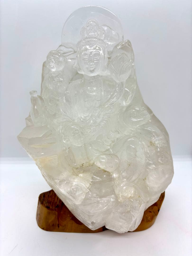 #★天然水晶★観音像 彫刻置物 木製台座付き