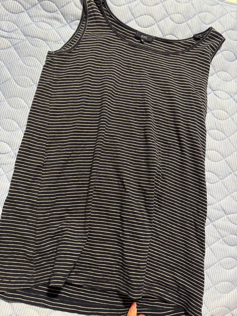 あ*ら様 黒と白のストライプ タンクトップ