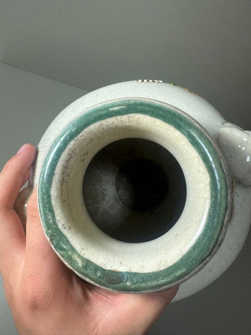 2107 明治時代 名工【寿山造】 薩摩焼 金彩色絵花蝶文 花瓶　時代物