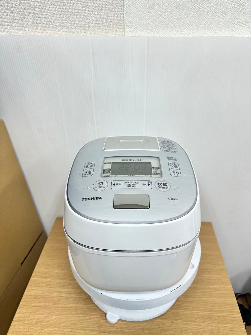 TOSHIBA 真空圧力IH炊飯器 RC-10VSN 1.0L 2019年製