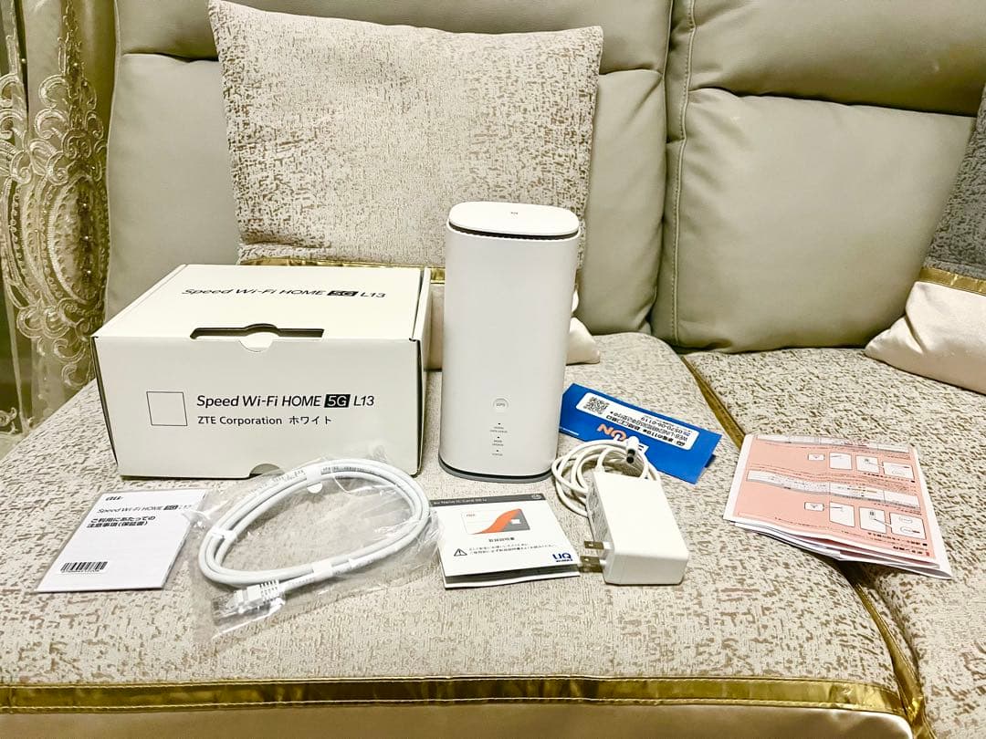 Au Speed Wi-Fi  L3 本体と付属品