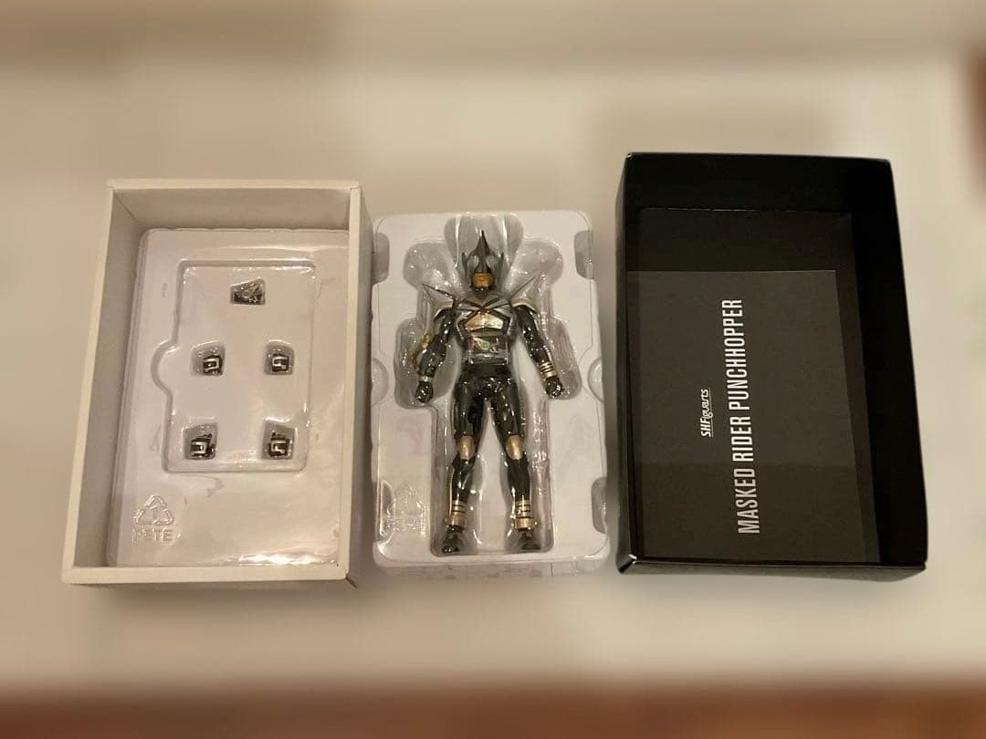 S.H.Figuarts 真骨彫 仮面ライダーパンチホッパー