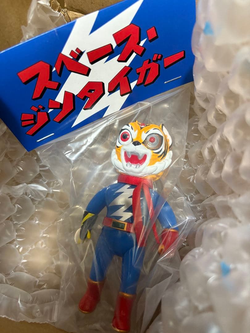 スベース・ジンタイガー senjin shonen鉄人セブンカラー　面取れ