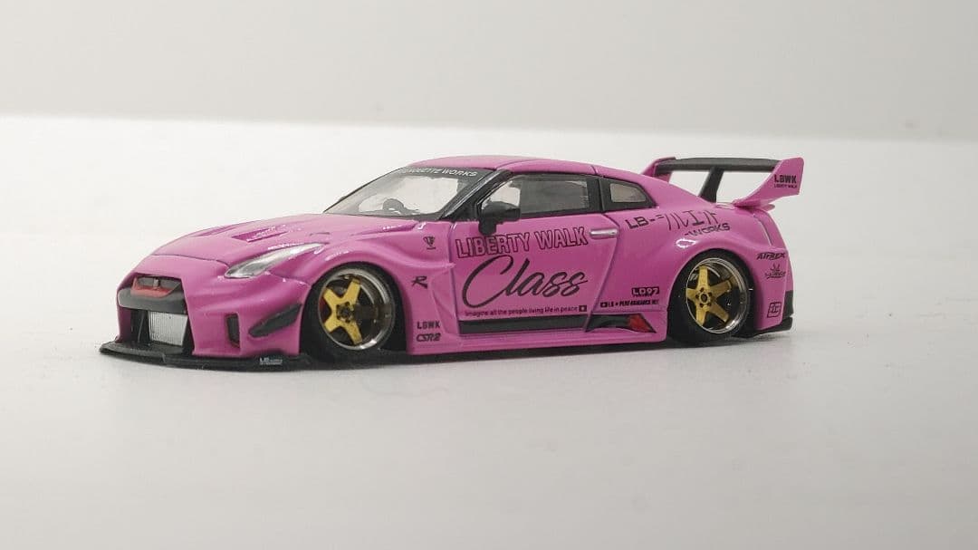 1/64 ミニカー MINIGT LBWK R35 GTR ピンク 改造品