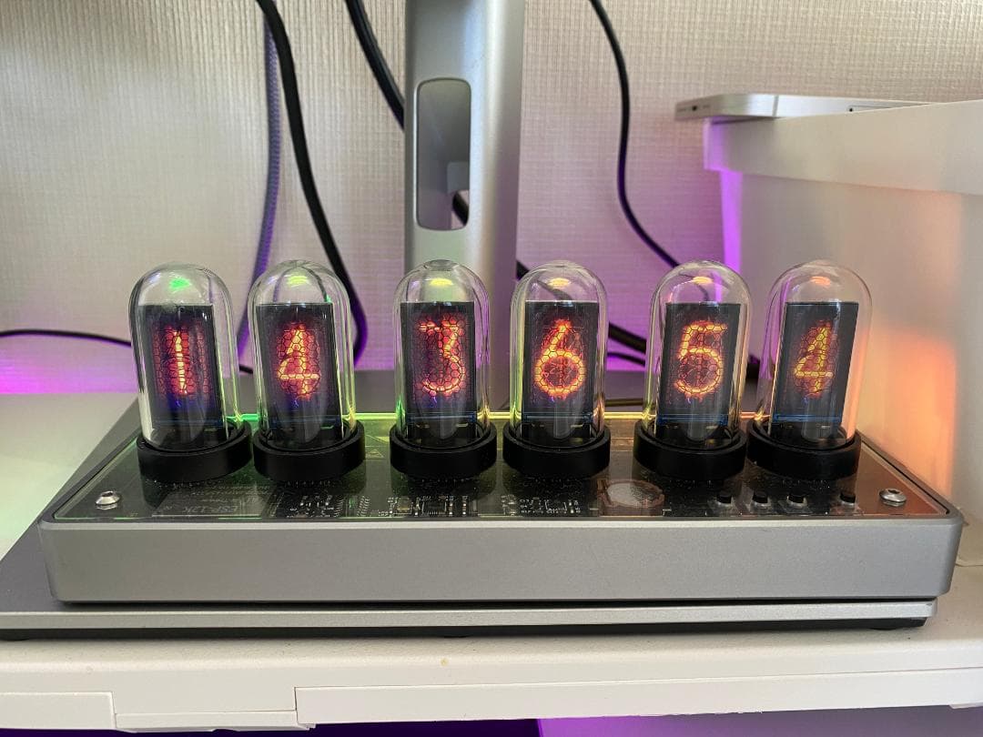 ア*ン様 ニキシー管風 置き時計 MARVEL TUBES 中古