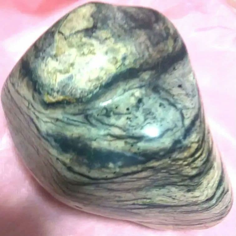 置石 ポリッシュ済み 重さ1.３kg