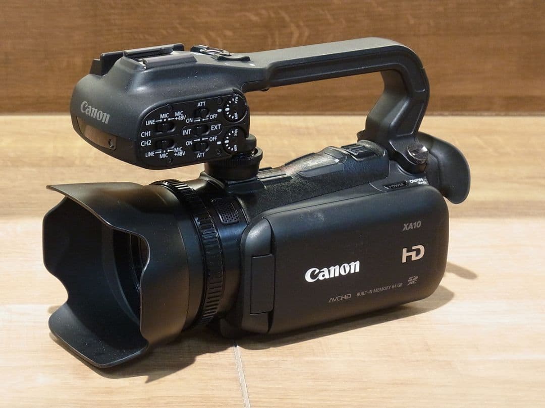 Canon XA10 HDビデオカメラ本体 未使用ケース&新品バッテリー付き