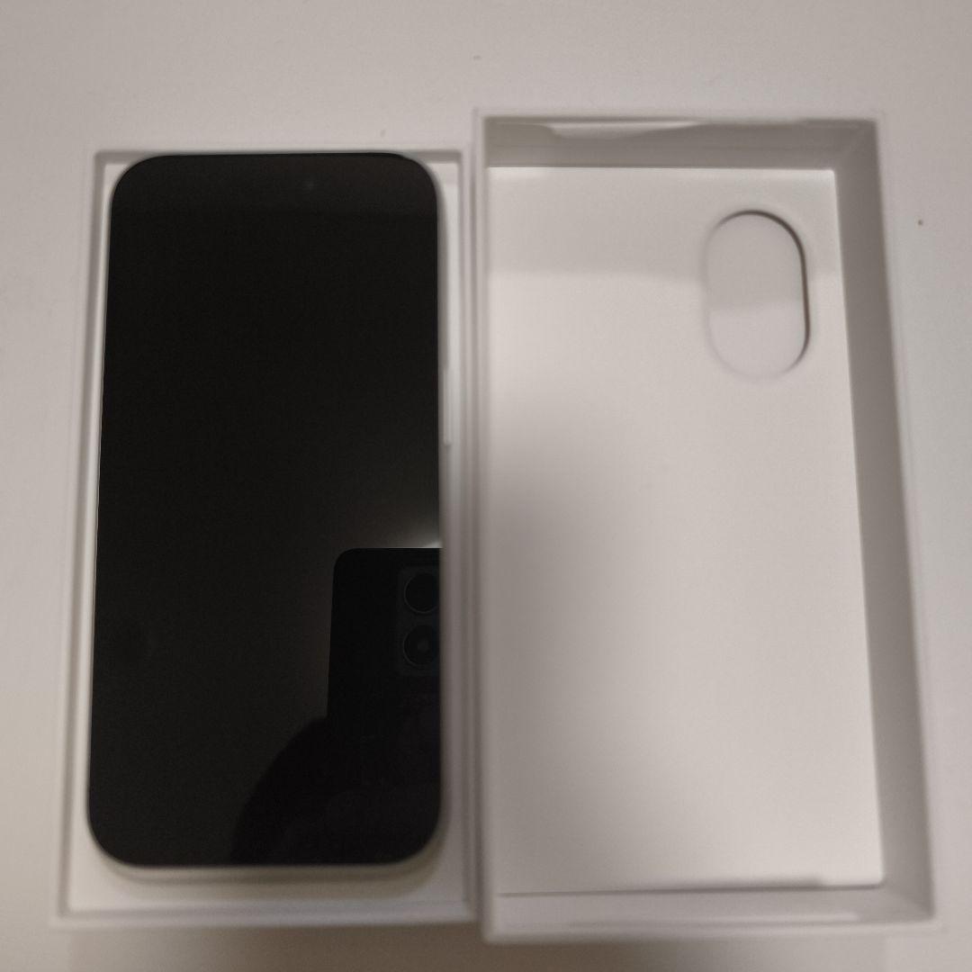 Apple iPhone 16 128GB 白　ケースガラス付き