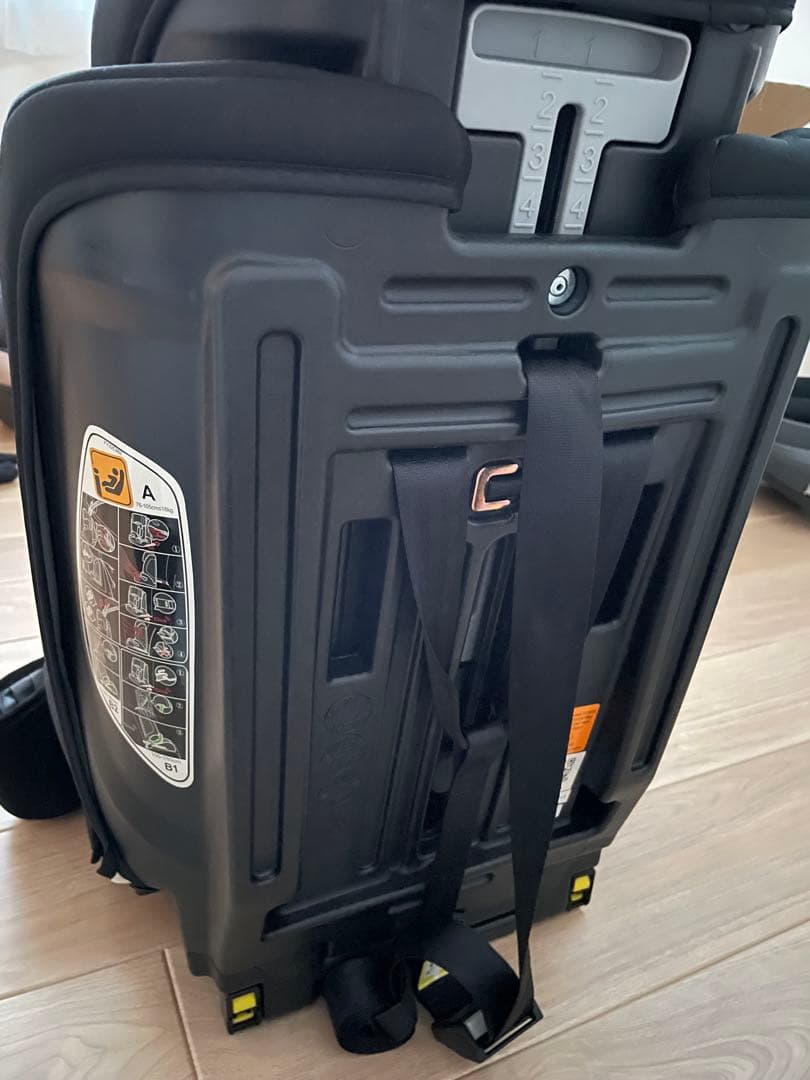 ネビオ　チャイルドシート　ISOFIX