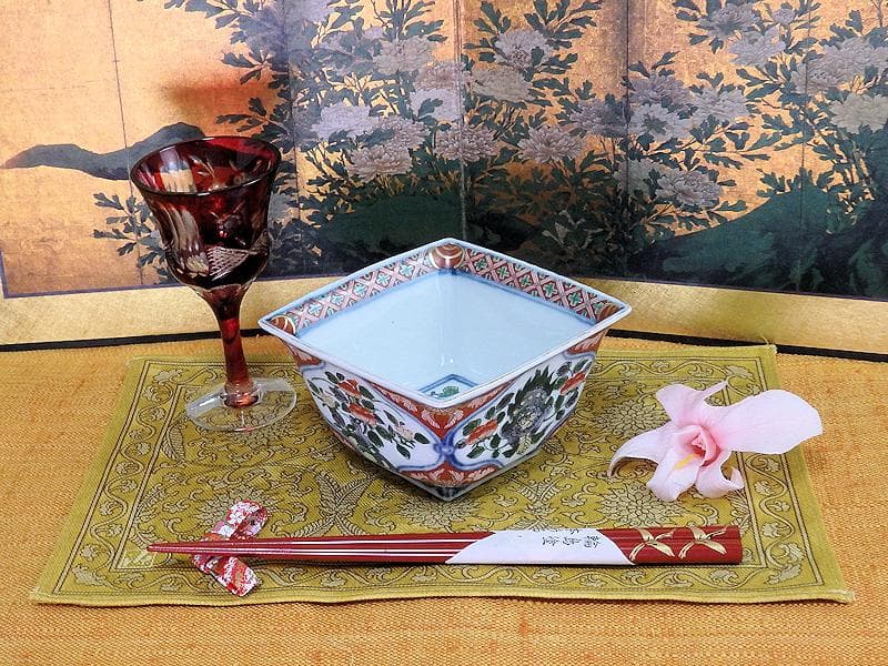 大聖寺伊万里　金襴手　牡丹に岩　獅子に牡丹の図　四方角向付　B335AS-CVg