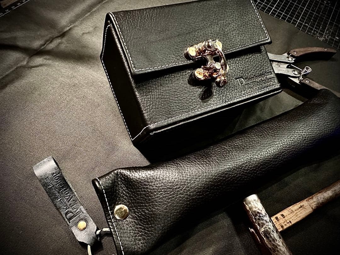 在庫入替SALE!Pvt.Workshop 本革　デッキケース　ハーフプレマ