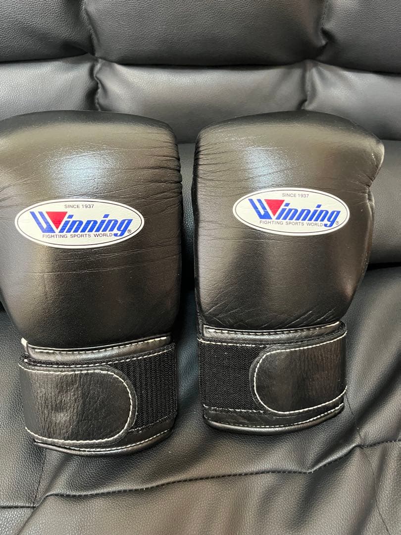 Winning ボクシンググローブ 黒　8オンス　値下げ交渉可