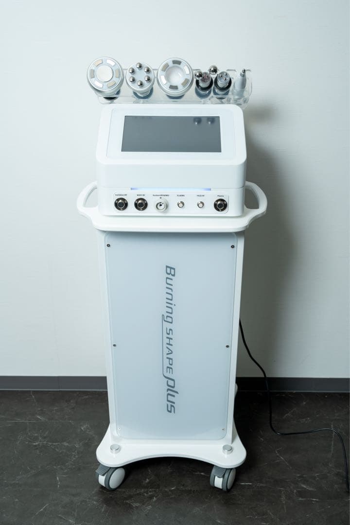 【最新美容機器！】ハイパーナイフ、キャビ、EMS、吸引、ニキビ治療など全身ケア！