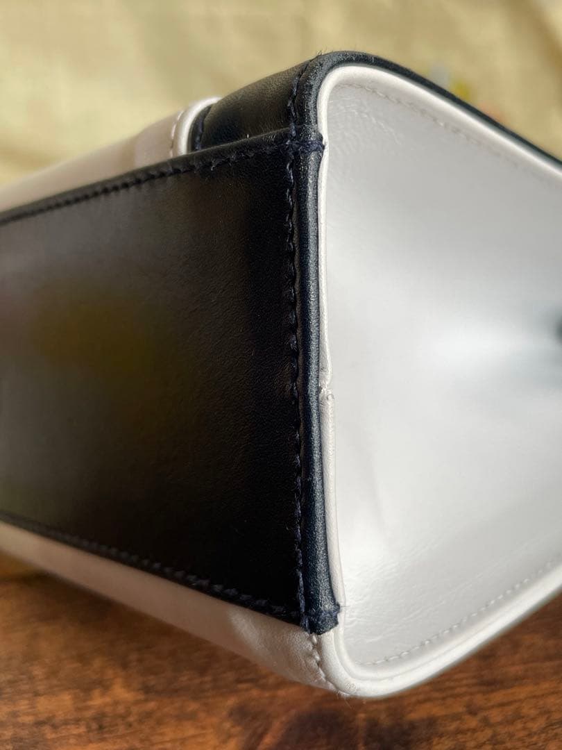 あおい　美品　フェラガモ ２way ハンドバックorショルダーバック