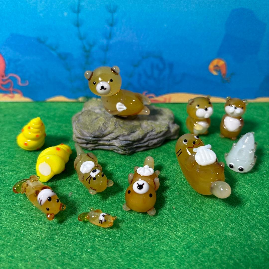ラッコとカワウソ　　ガラス細工