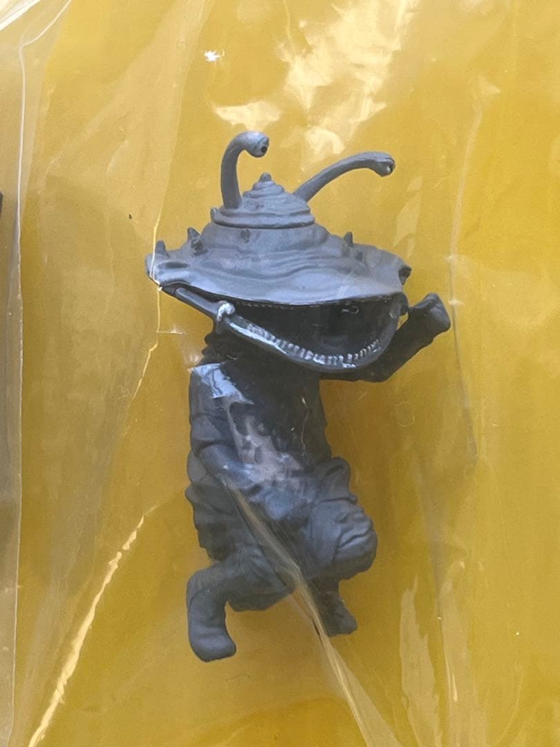 【Welcome'26祭】ウルトラ超獣名鑑 シークレット カネゴンの繭 〈2種〉