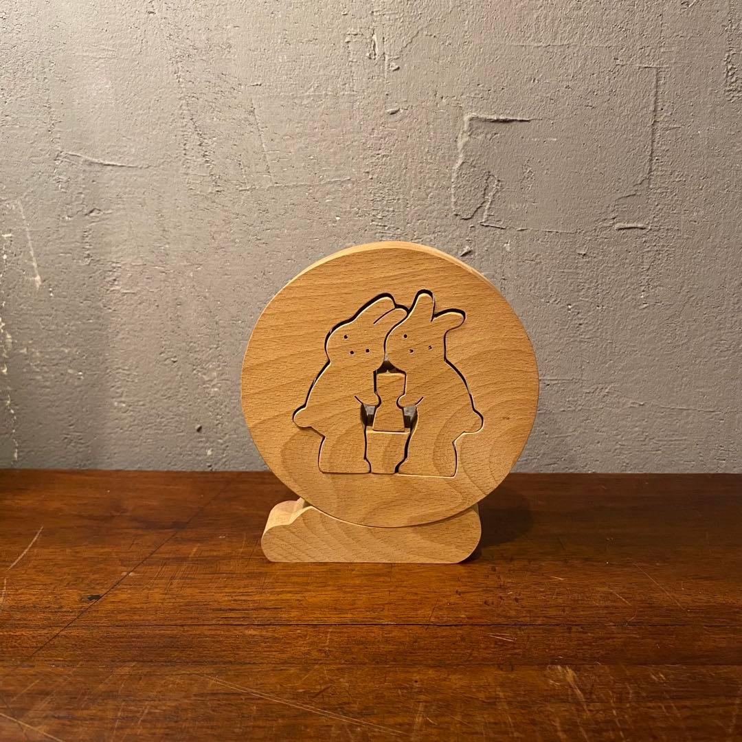 美品 木工細工 うさぎの餅付き 積み木オブジェ ヒノキ 置物 兎