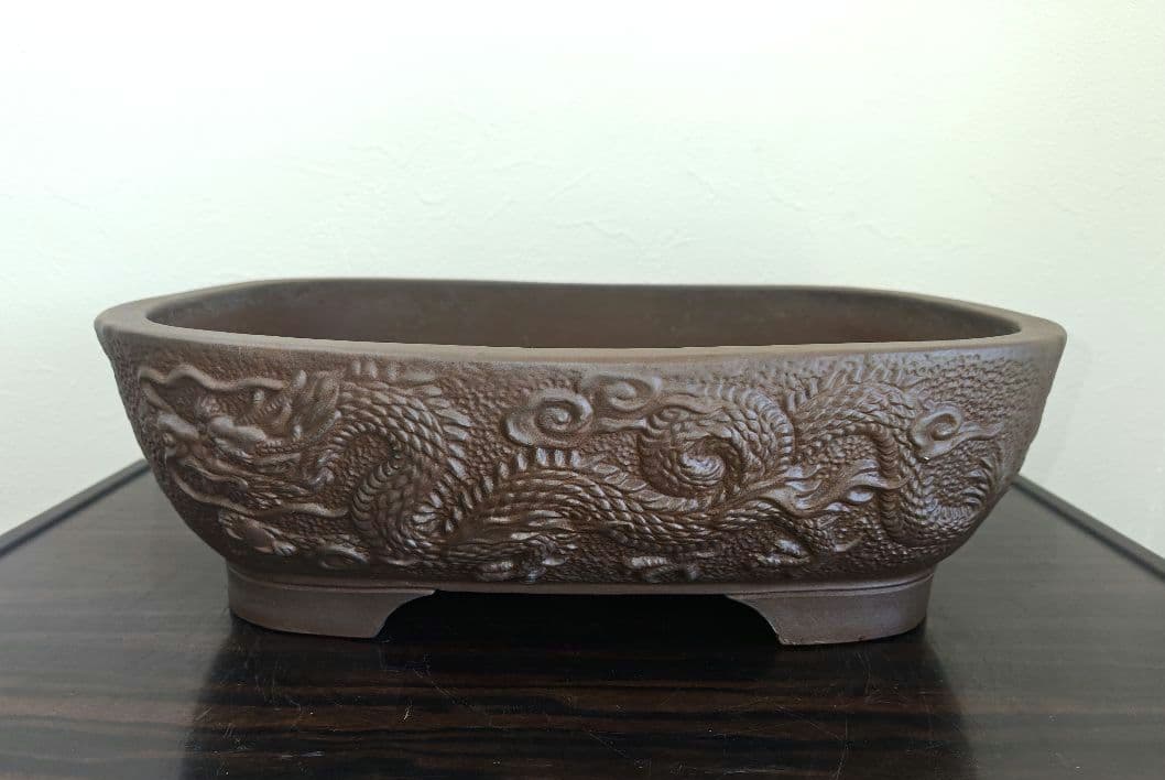 ドラゴン彫刻の陶器の盆栽鉢 約41cm×32cm×13cm　落款あり