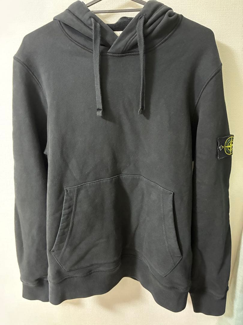 Stone  ブラック フード付きパーカー