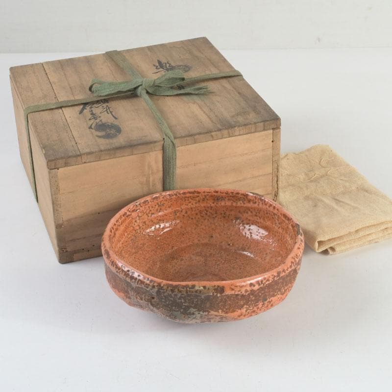 茶道具　芳幽軒　加藤石春作　赤楽茶碗　共布共箱　V　9429