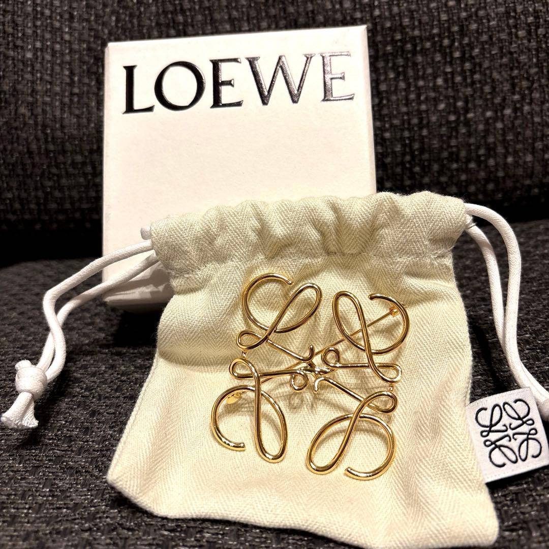 LOEWE アナグラム ブローチ ゴールド ロエベ シャネル