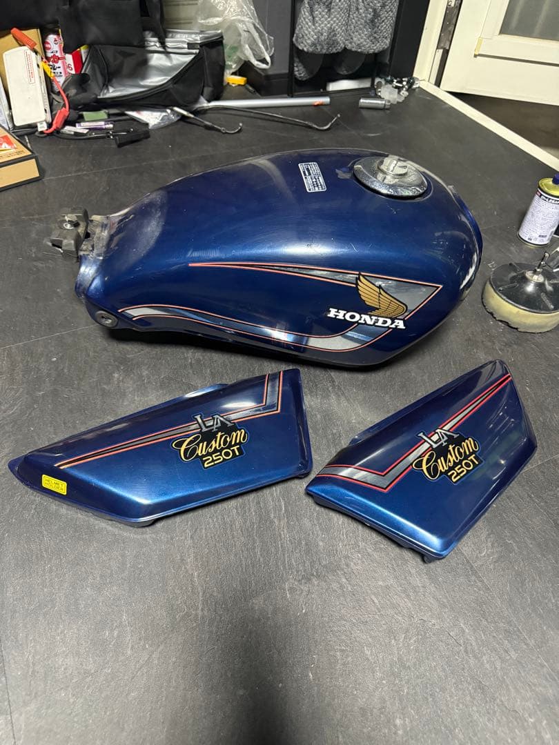 HONDA LA Custom 250T バイク用タンクとサイドカバー