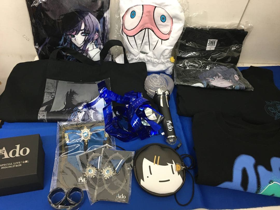 Ado グッズ まとめ売り 大量 Tシャツ、ペンライト、ポシェット、タオル他