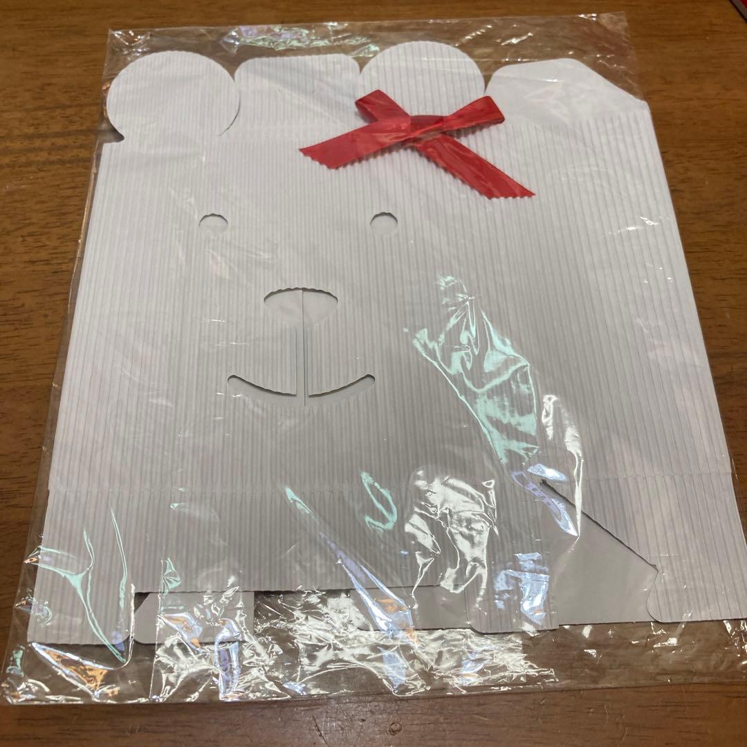 ギフトボックスくまさん、赤いリボン、新品未使用