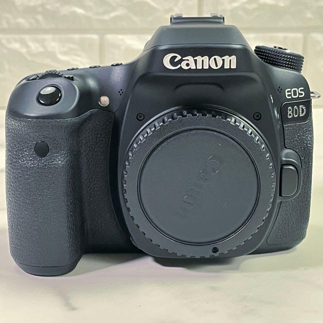 デジタルカメラ Canon EOS 80D EF-S 18-135mm f/3.5-5.6 IS