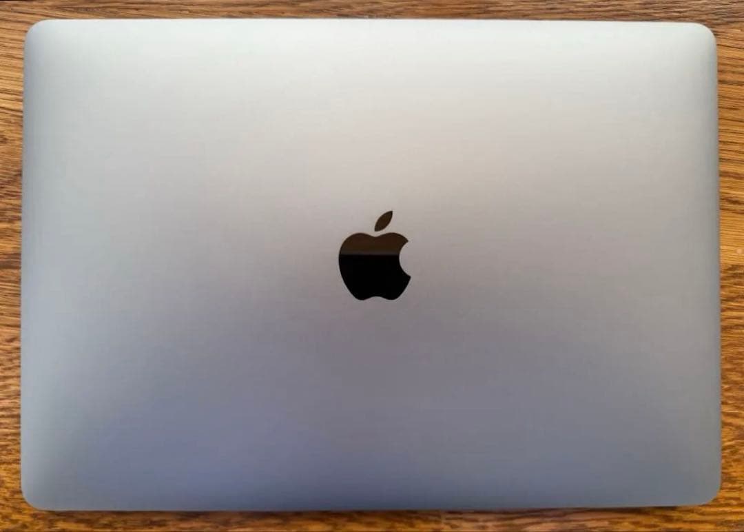 Apple MacBook Pro 2020 13インチ　A2289 256GB